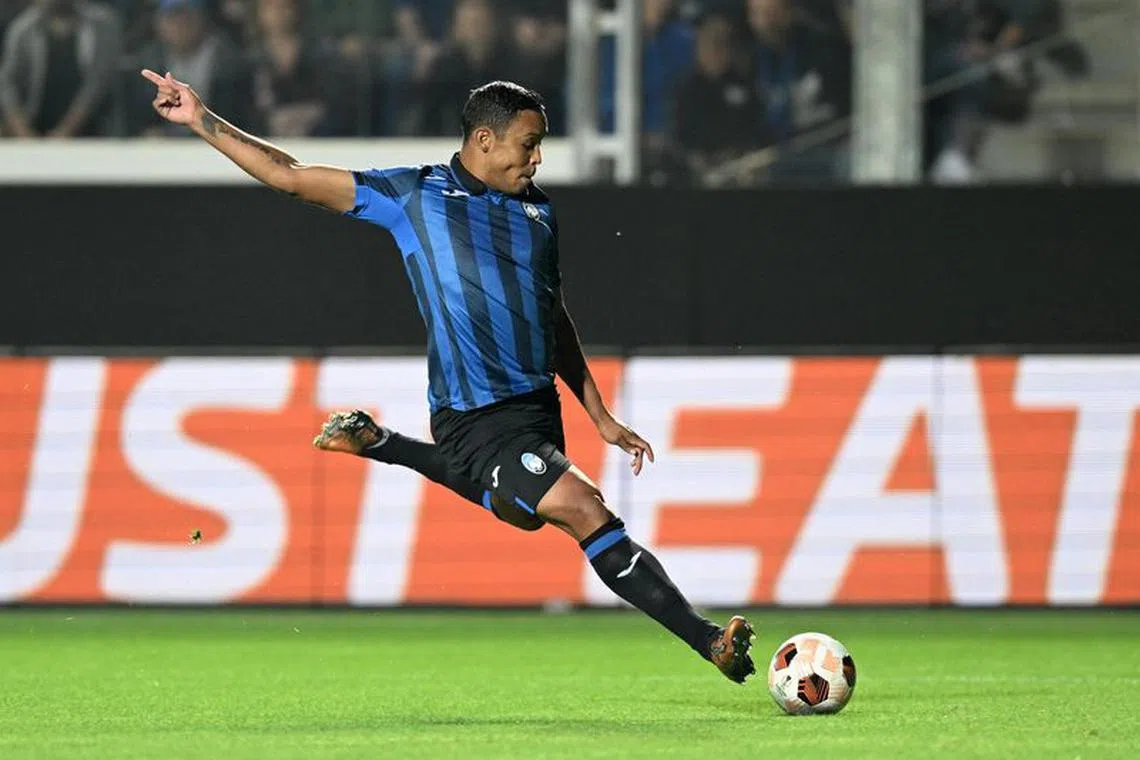 Soccer Football - Europa League - Group D - Atalanta v Rakow Czestochowa - Stadio Atleti Azzurri, Bergamo, Italy - September 21, 2023 Atalanta's Luis Muriel shoots at goal REUTERS/Daniele Mascolo/File Photo