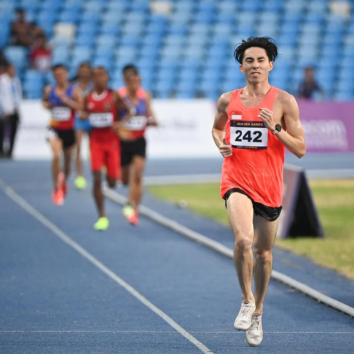 Soh Rui Yong (bib 242) competing in the SEA Games men's 10,000m final at the Morodok Techo National Stadium on May 11, 2023.
