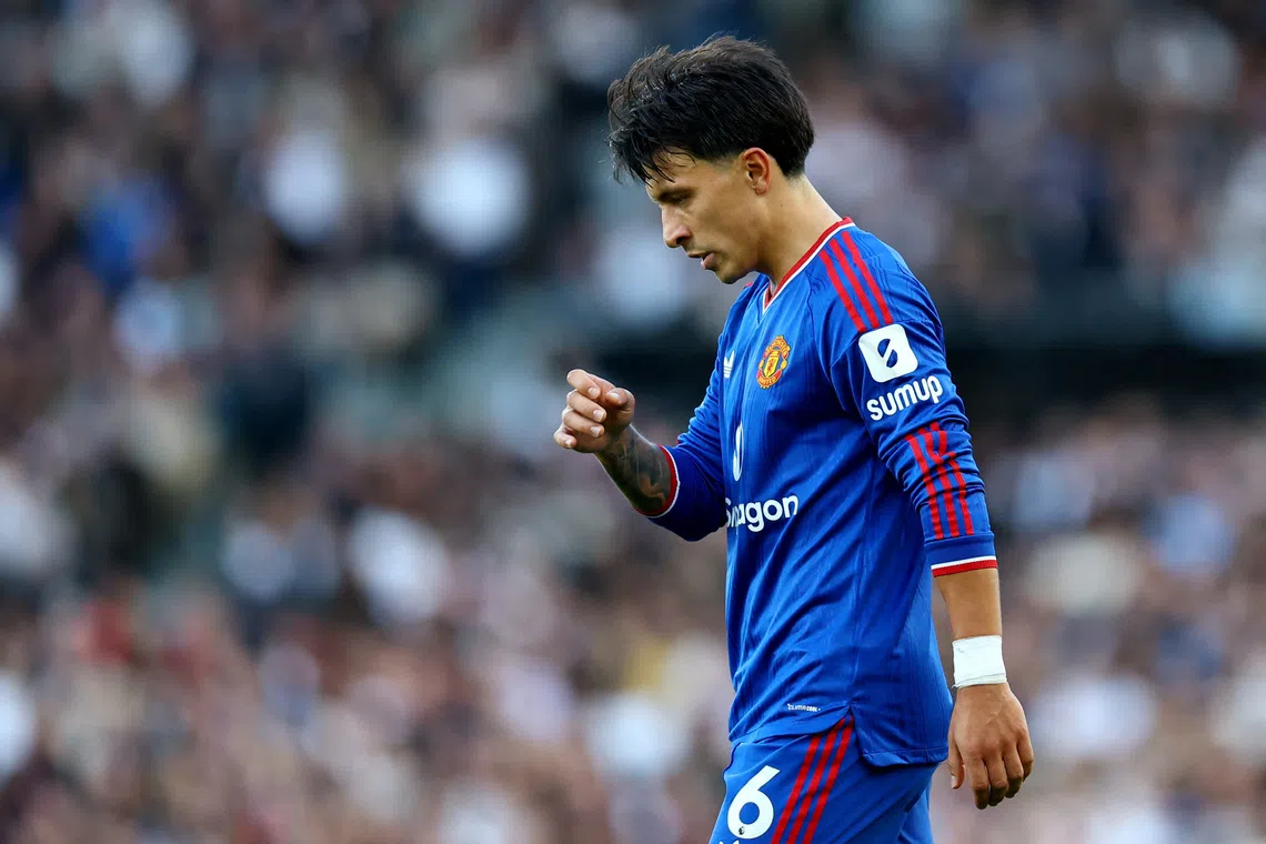 Soccer Football - Premier League - Fulham v Manchester United - Craven Cottage, London, Britain - September 20, 2026 Manchester United's Lisandro Martinez Action Images via Reuters/Peter Cziborra