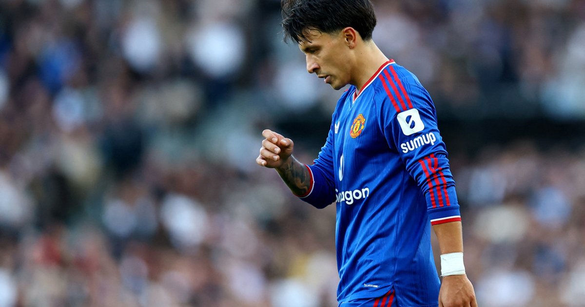 Martinez available for Leeds trip after Man United criticism, Carrick says