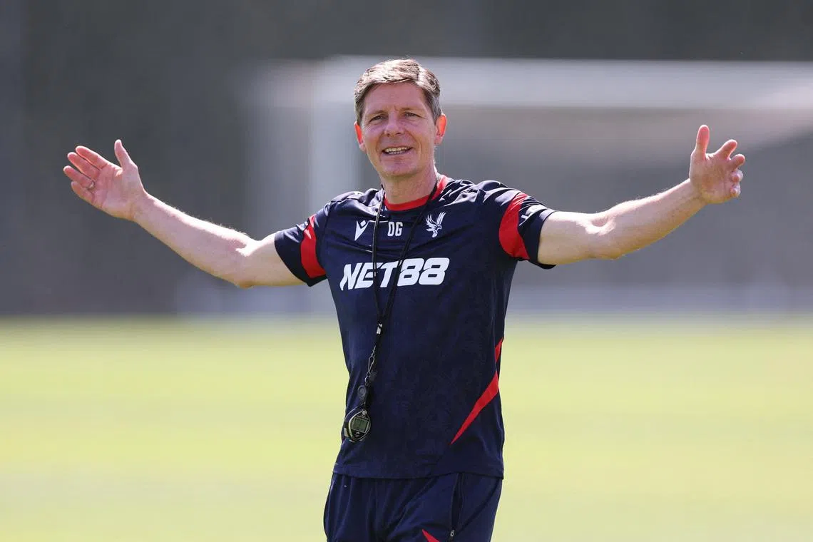 Soccer Football - UEFA Conference League - Final - Crystal Palace Training - Crystal Palace FC Training Ground, London, Britain - May 26, 2026 Crystal Palace manager Oliver Glasner during training REUTERS/David Klein