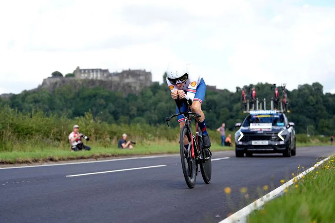 Cycling - UCI World Championships 2023 - Stirling, Scotland, Britain - August 11, 2023 Britain's Geraint Thomas in action during the Men's Elite Road Individual Time Trial REUTERS/Maja Smiejkowska/File Photo