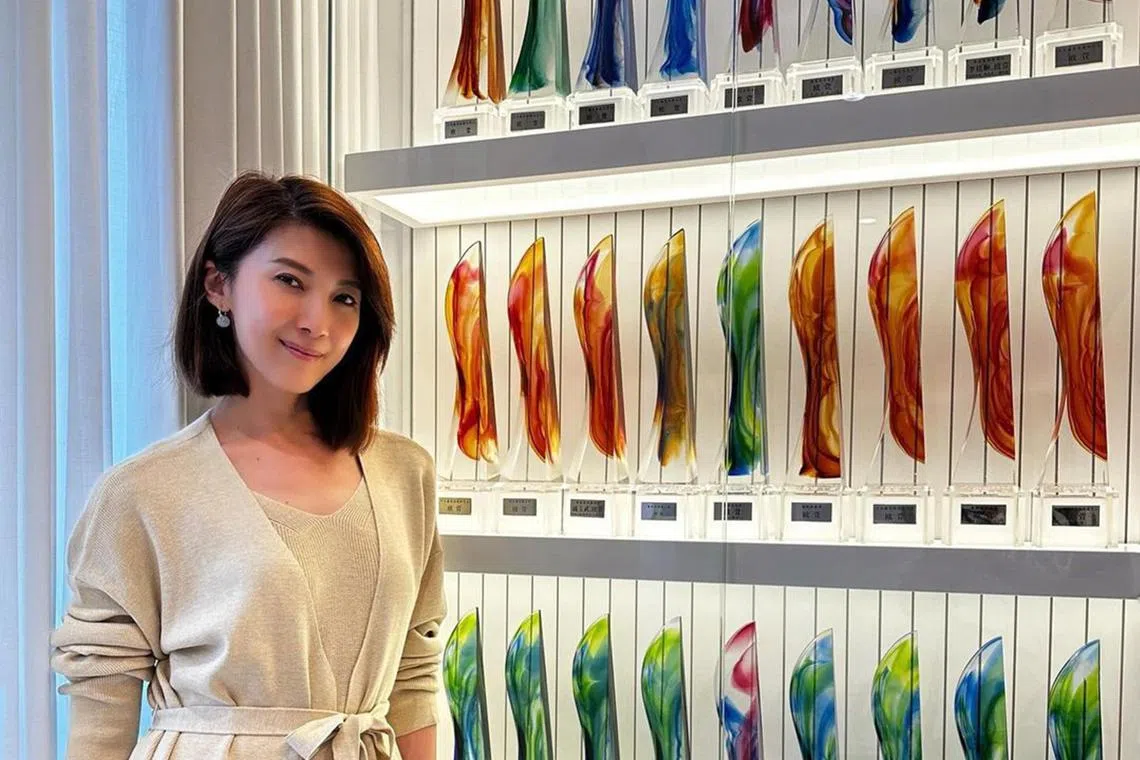 Jeanette Aw's accolades include Star Awards for Most Popular Newcomer in 2002 and Best Actress for The Dream Makers II in 2016. 