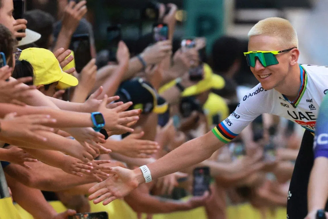 Cycling - Tour de France - Previews - Hospital Sant Pau, Barcelona, Spain - July 2, 2026  UAE Team Emirates XRG's Tadej Pogacar with the spectators during the presentation REUTERS/Stephanie Lecocq