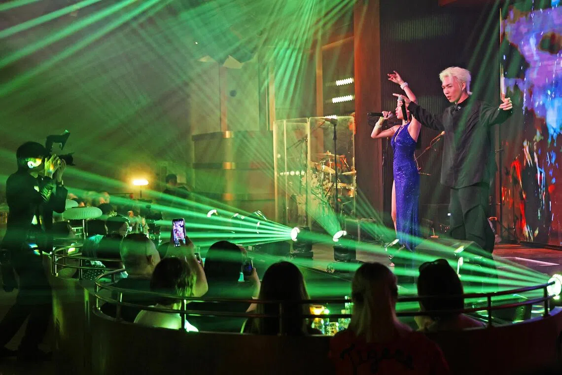 straitstimes.com - Venessa Lee - 30m robots, fire and water effects: What to expect at Jay Chou's concerts in January