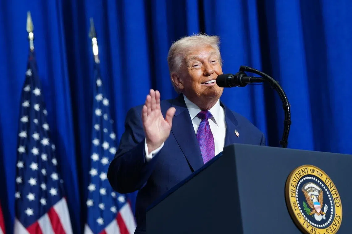 US President Donald Trump spent part of his speech rating some world leaders on their good looks, wealth and strength.