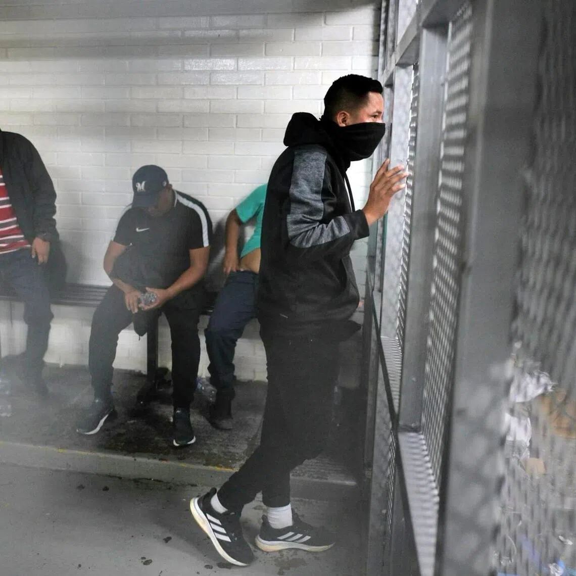 Prison guards being held in a Guatemalan prison on Oct 25. They had been detained after 20 leaders of the Barrio 18 gang escaped. 