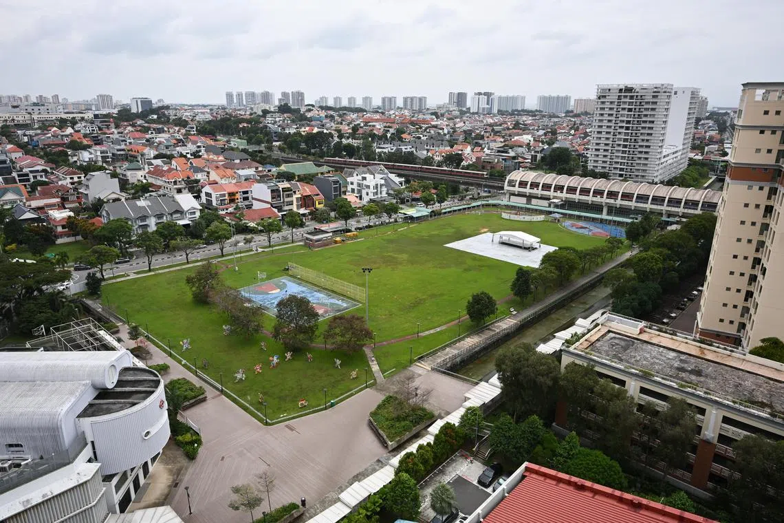ST20240119-202431064025-Lim Yaohui-Esther Loi-elland19/
Aerial view of Kembangan football field (will be converted into a residential estate) and Kampong Kembangan Community Club (bottom left) on Jan 19, 2024.
URA announced the rezoning of the two plots of land near Kembangan MRT station -- one that a football field currently occupies, and one that the current Kampong Kembangan Community Club stands on. This will lead to a potential demolishment of the community centre and the football field, since the land the community centre is on will be rezoned into a park, while the land the football field stands on will be rezoned into a plot for residential use.
(ST PHOTO: LIM YAOHUI)