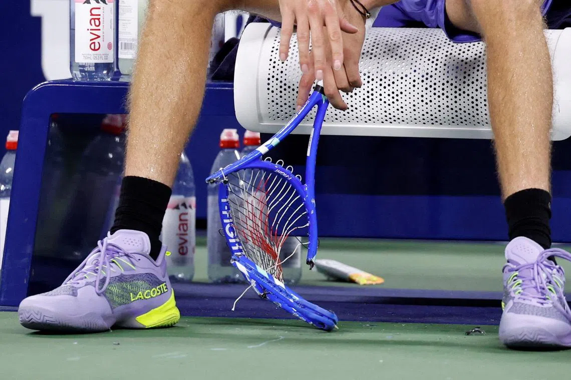 Tennis - U.S. Open - Flushing Meadows, New York, United States - August 25, 2025 Russia's Daniil Medvedev's racquet after his first round match against France's Benjamin Bonzi REUTERS/Eduardo Munoz
