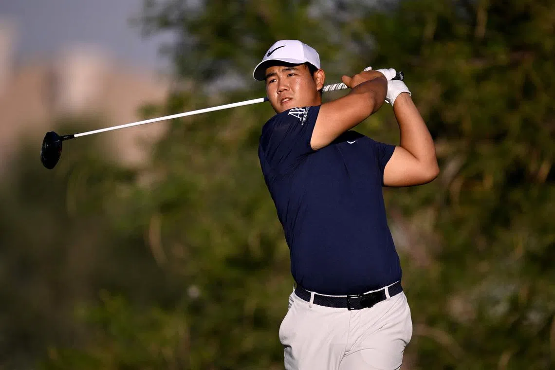 LAS VEGAS, NEVADA - OCTOBER 15: Tom Kim of South Korea plays his shot from the 18th tee during the final round of the Shriners Children's Open at TPC Summerlin on October 15, 2023 in Las Vegas, Nevada.   Orlando Ramirez/Getty Images/AFP (Photo by Orlando Ramirez / GETTY IMAGES NORTH AMERICA / Getty Images via AFP)