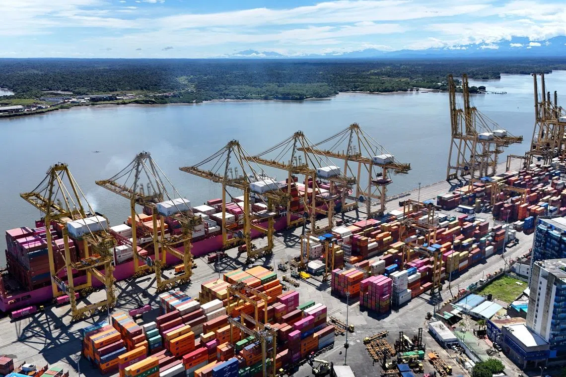 Colombia halts electricity sales to Ecuador and imposes tariffs in trade, drug trafficking spat