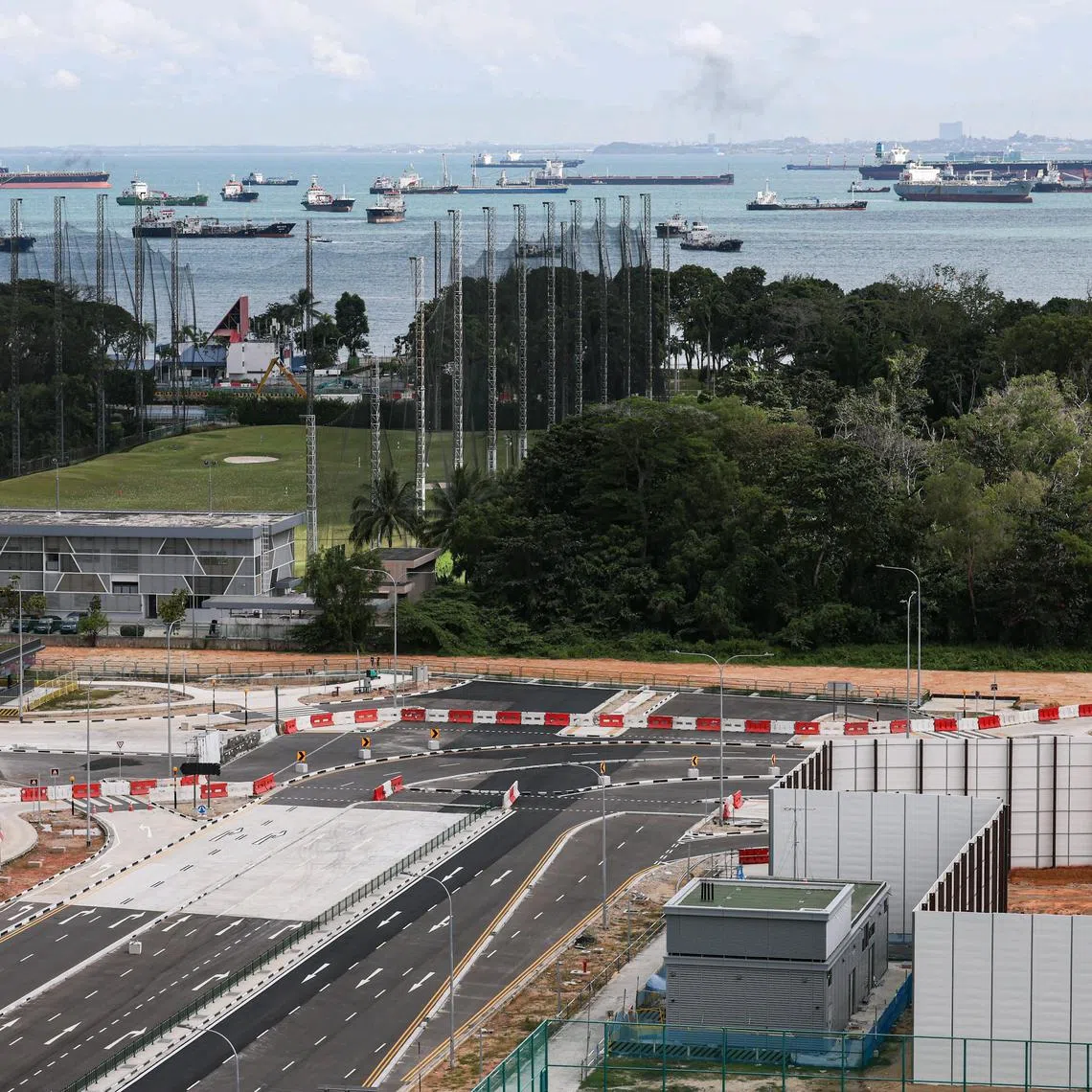 ST20250224_202578600901/elbayshore24/Brian Teo/Overview of the current construction of Bayshore Avenue on Feb 24, 2025. A new vehicular flyover will be constructed to extend Bedok South Road to East Coast Parkway (ECP) between Laguna Flyover and Tanah Merah Flyover. ST PHOTO: BRIAN TEO.