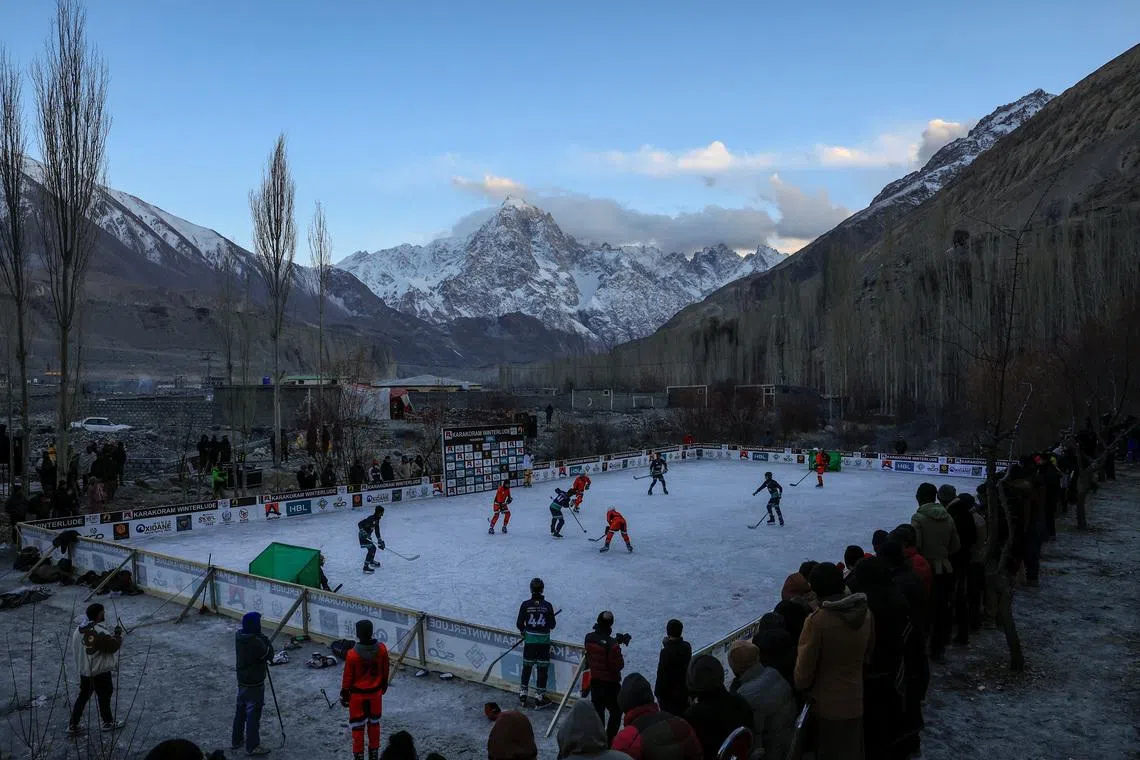 Warmer winters leave Pakistan festival on thin ice