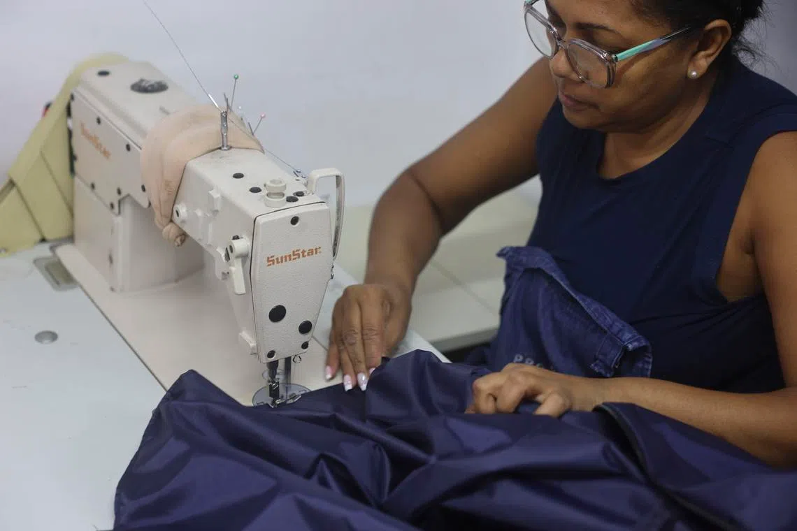 With over 4,700 people killed and an estimated 50,000 missing after two earthquakes in Venezuela, body bags are in short supply.