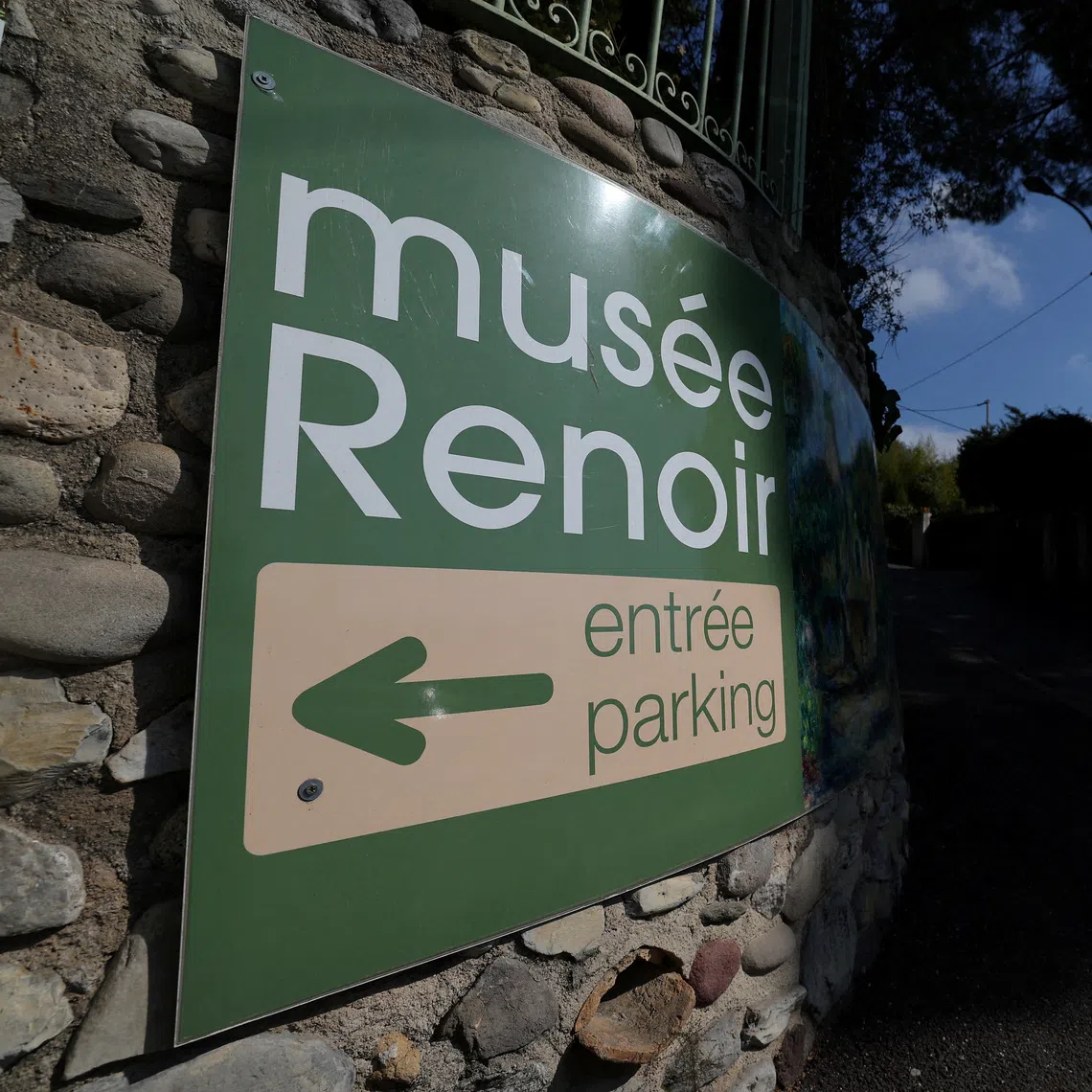 A sign indicates the entrance of the Renoir Museum after four paintings were stolen by thieves in an early-morning break-in, with two recovered nearby, in Cagnes-sur-Mer, on the French Riviera, France, September 8, 2026. REUTERS/Manon Cruz