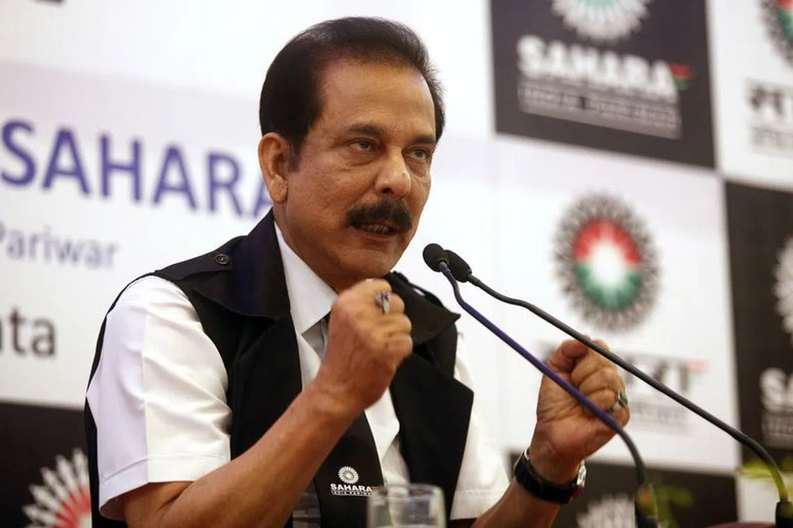 FILE PHOTO: Sahara Group Chairman Subrata Roy gestures as he speaks during a news conference in Kolkata November 29, 2013. REUTERS/Rupak De Chowdhuri/File Photo