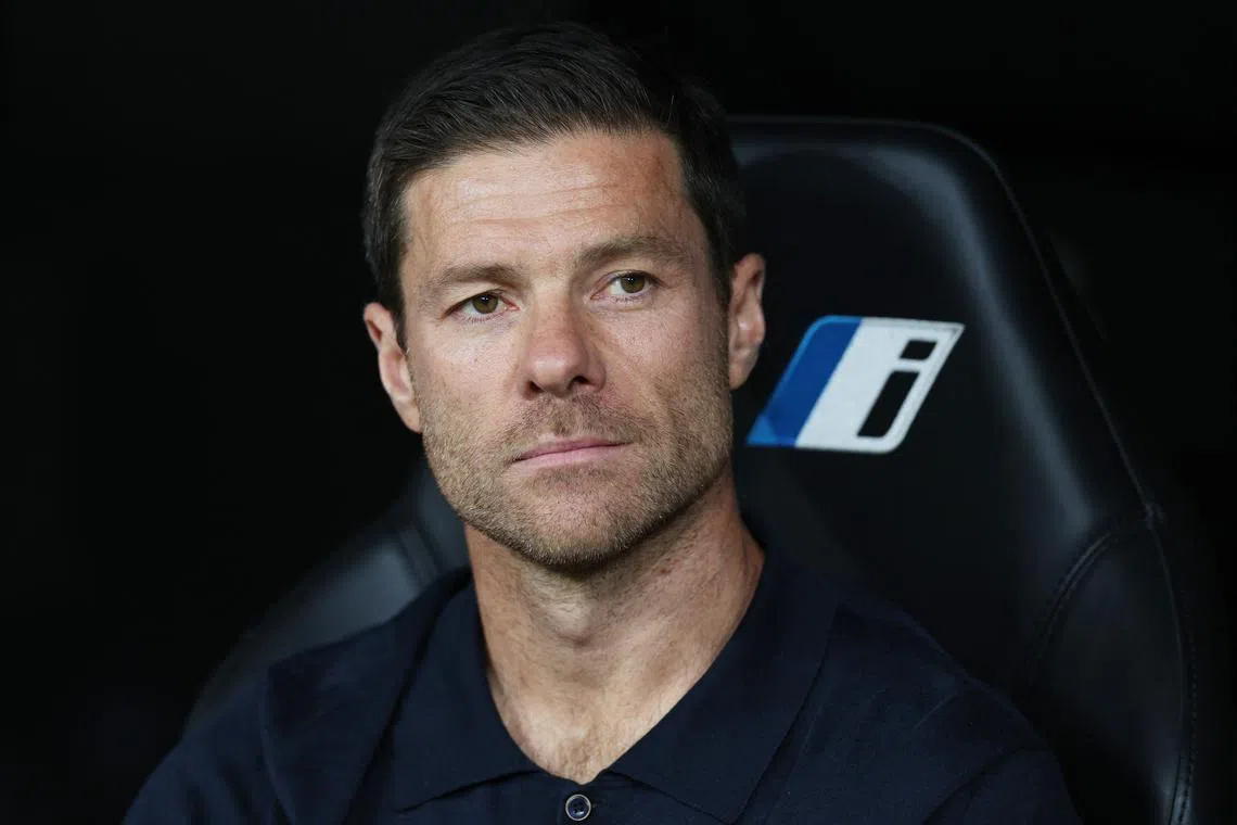 Soccer Football - LaLiga - Real Madrid v Osasuna - Santiago Bernabeu, Madrid, Spain - August 19, 2025 Real Madrid coach Xabi Alonso before the match REUTERS/Violeta Santos Moura