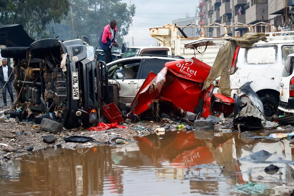 Flash floods in Nairobi kill 10, disrupt flights at major airport