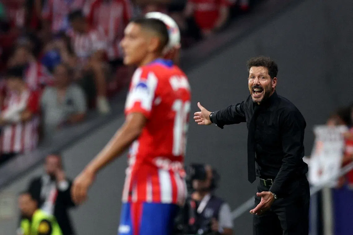 Soccer Football - LaLiga - Atletico Madrid v Espanyol - Civitas Metropolitano, Madrid, Spain - August 28, 2024   Atletico Madrid coach Diego Simeone reacts REUTERS/Violeta Santos Moura