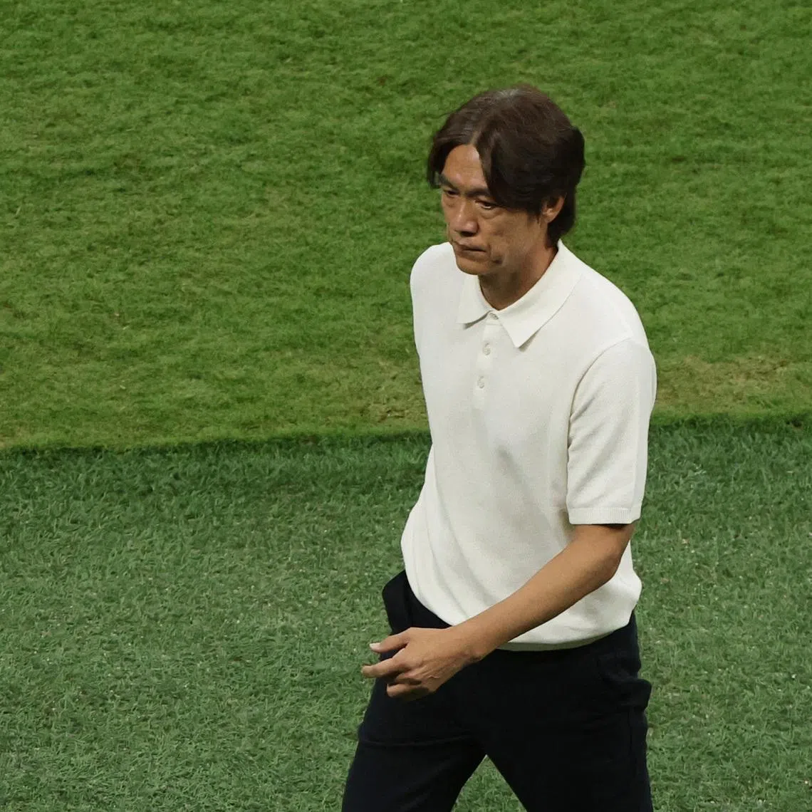 FILE PHOTO: Soccer Football - FIFA World Cup 2026 - Group A - Mexico v South Korea - Estadio Guadalajara, Guadalajara, Mexico - June 18, 2026 South Korea coach Hong Myung-bo after the half time whistle REUTERS/Amanda Perobelli/File Photo