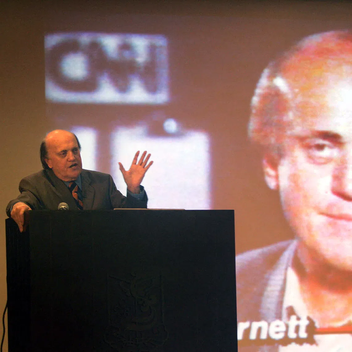 Mr Peter Arnett won the 1966 Pulitzer Prize for international reporting for his coverage of the Vietnam War for The Associated Press.