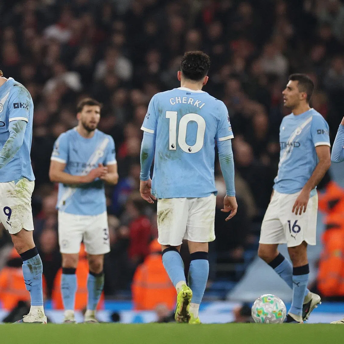 Soccer Football - Premier League - Manchester City v Nottingham Forest - Etihad Stadium, Manchester, Britain - March 4, 2026 Manchester City players look dejected after Nottingham Forest's Elliot Anderson scores their second goal REUTERS/Phil Noble