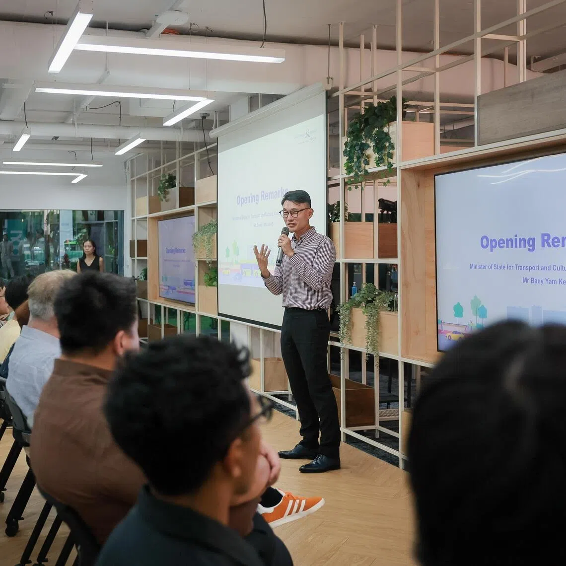 Minister of State for Transport Baey Yam Keng speaking at a focus group discussion held by the Land Transport Authority on Jan 23.