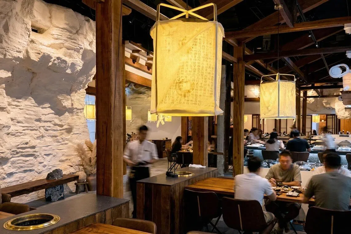 Drim Gold’s cave-inspired interior has modern hanok elements.