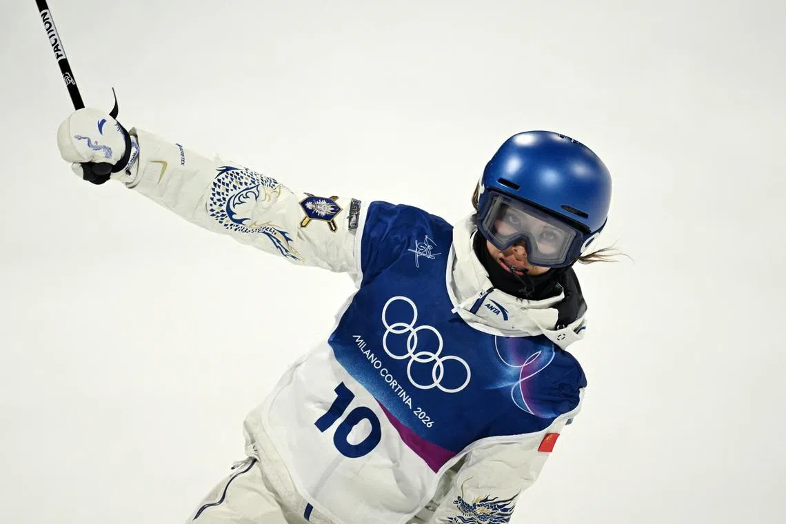 Freestyle-China's Gu shakes off fall to make women's big air final