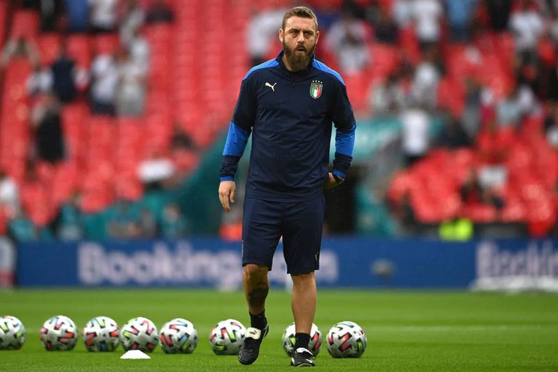 Soccer Football - Euro 2020 - Final - Italy v England - Wembley Stadium, London, Britain - July 11, 2021 Italy assistant coach Daniele De Rossi before the match Pool via REUTERS/Andy Rain/File Photo
