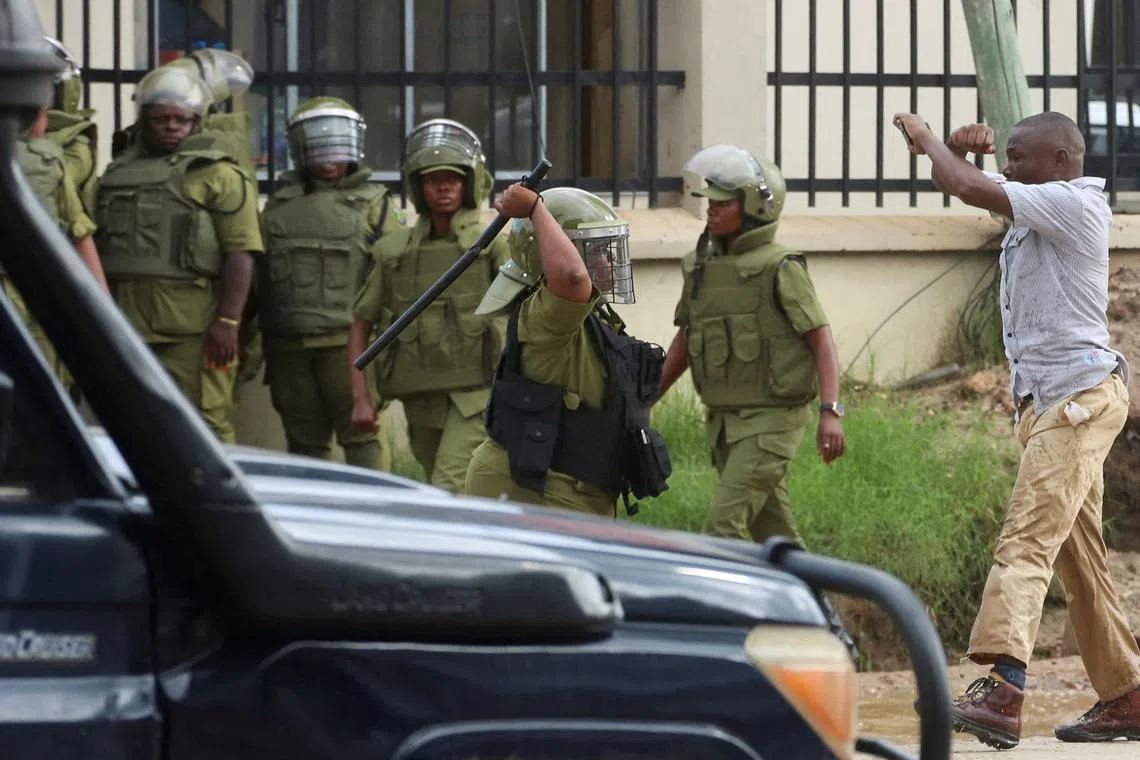 Tanzania arrests opposition official travelling to political conference