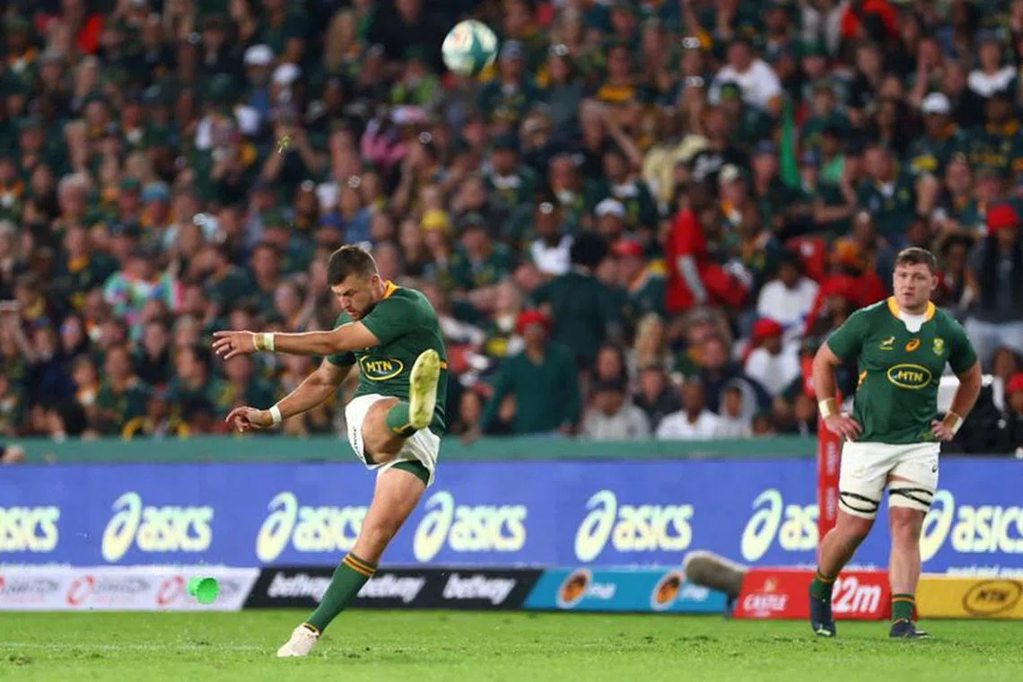 FILE PHOTO: Rugby Union - Rugby Championship - South Africa v New Zealand - Ellis Park Stadium, Johannesburg, South Africa - August 13, 2022 South Africa&#039;s Handre Pollard in action REUTERS/Siphiwe Sibeko/File Photo