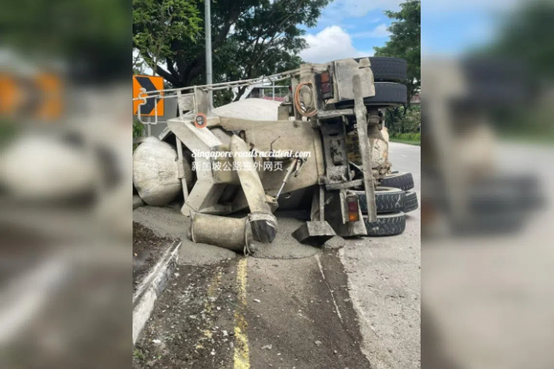 The accident happened in Tampines Avenue 6 towards Tampines Avenue 5 at about 4pm.