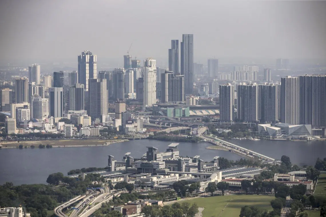 Over 1,000 Immigration personnel would be on duty at both checkpoints said Johor's executive councillor. 