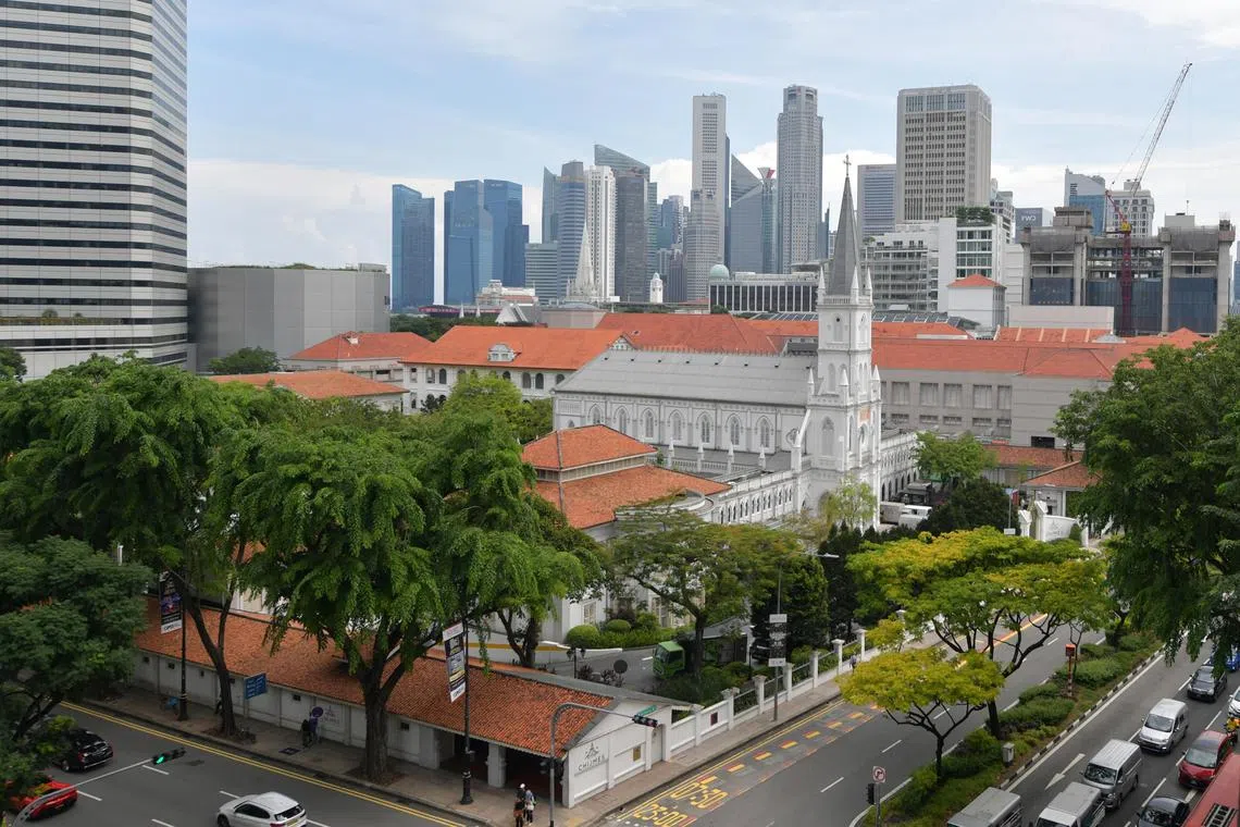 Mr Abdul Talib was on patrol at Chijmes when he noticed a commotion at about 2.15am on Oct 5.