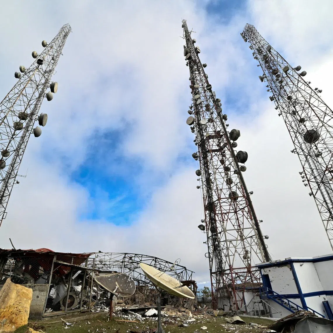 FILE PHOTO: A view of rubble after a U.S. airstrike destroyed a TV and telephone tower that collapsed onto transmission operator Carlos Bracho’s home, killing a neighbor and injuring her daughter in the same attack, according to Bracho, in El Hatillo, on the outskirts of Caracas, Venezuela. January 4, 2026. REUTERS/Maxwell Briceno/File Photo