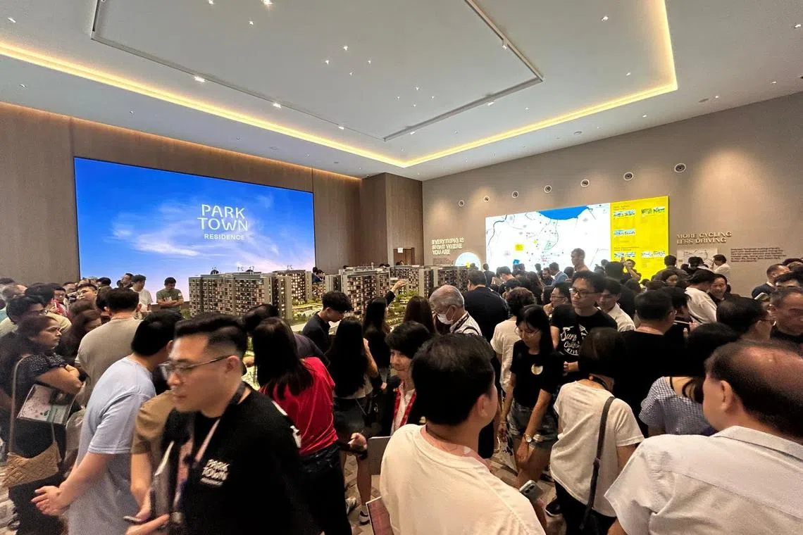 UOL Group Limited (UOL) and CapitaLand Development (CLD) on the public preview of PARKTOWN Residence, which drew over 10,000 visitors during the first three days of public preview from 7 Feb (2pm) to 9 Feb (5pm).