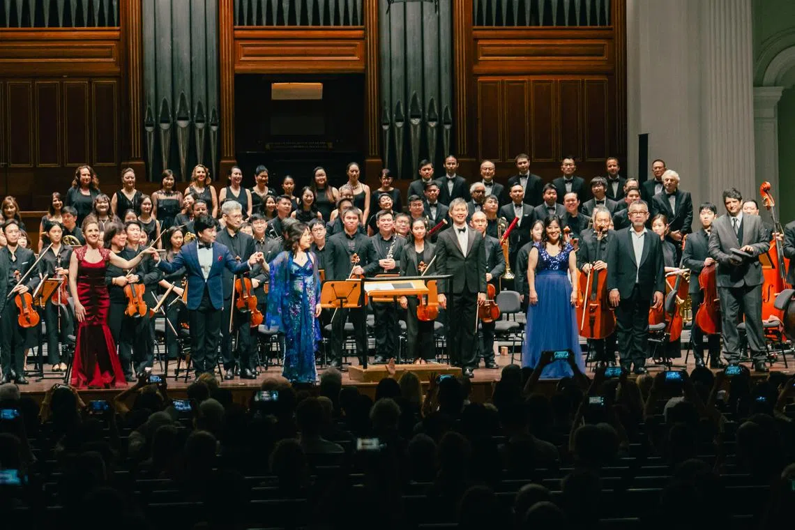 Performers at the Singapore Lyric Opera gala included (front row from left to right) Daniela Leska, Lee Jae Wook, Nancy Yuen, Joshua Tan, Jessica Chen, William Lim and Mik Rossi.