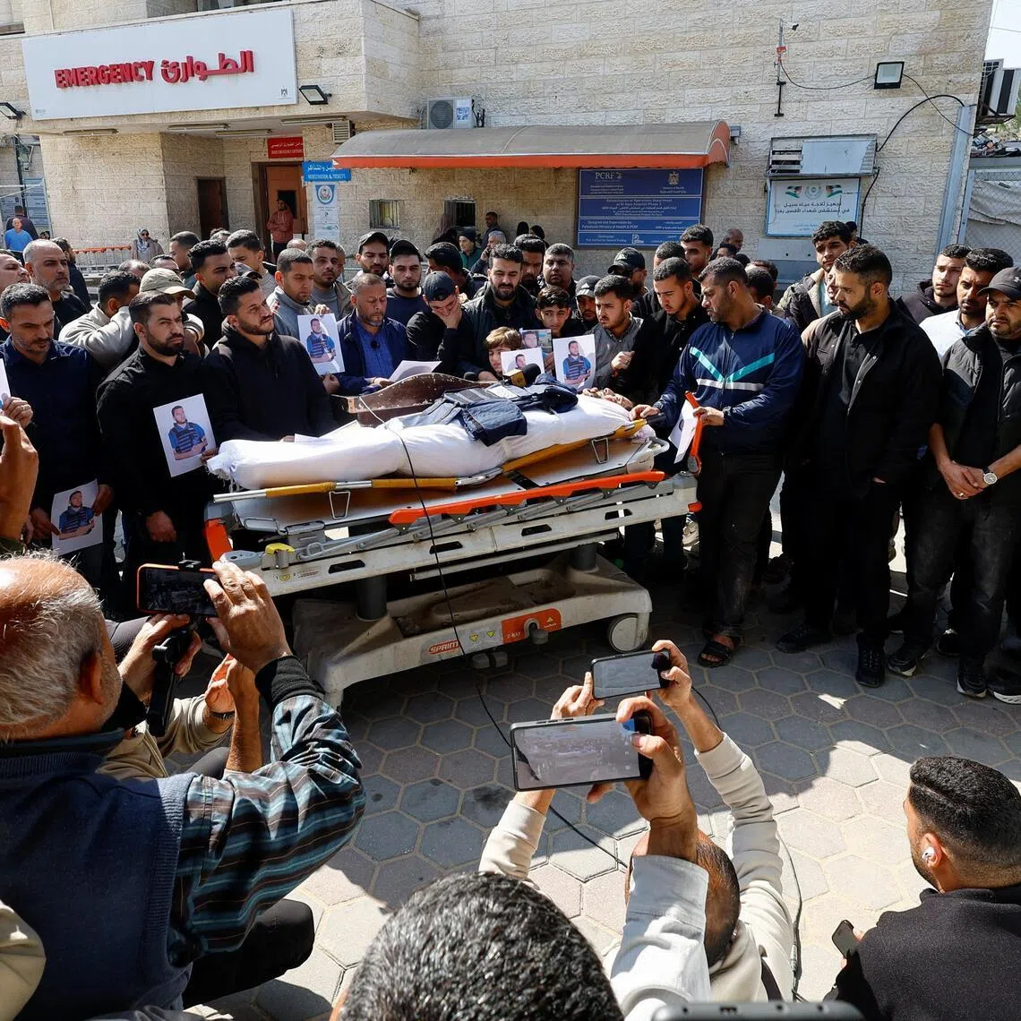 Mourners attend the funeral of Al Jazeera journalist Mohammad Weshah, who was killed in an Israeli strike in April 2026.
