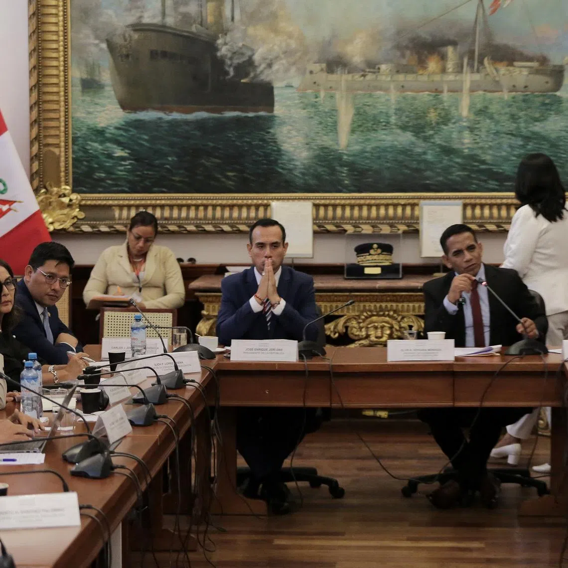Peruvian President Jose Jeri gestures as he testifies before a congressional committee to address undisclosed meetings with a Chinese businessman, a case that has intensified scrutiny over his government's transparency and accountability, in Lima, Peru, January 21, 2026. REUTERS/Gerardo Marin