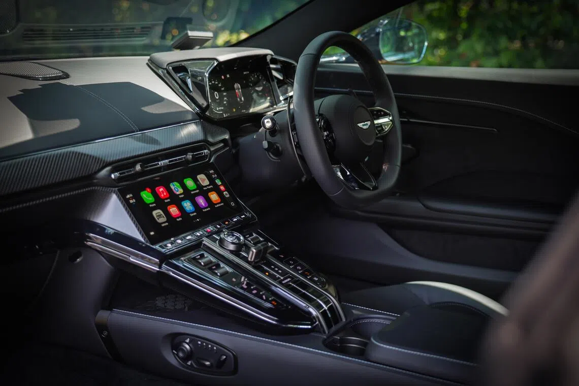 CarPlay Ultra can be used to customise the driving mode settings, including the steering, suspension, exhaust and deciding which driving assistants should stay deactivated.