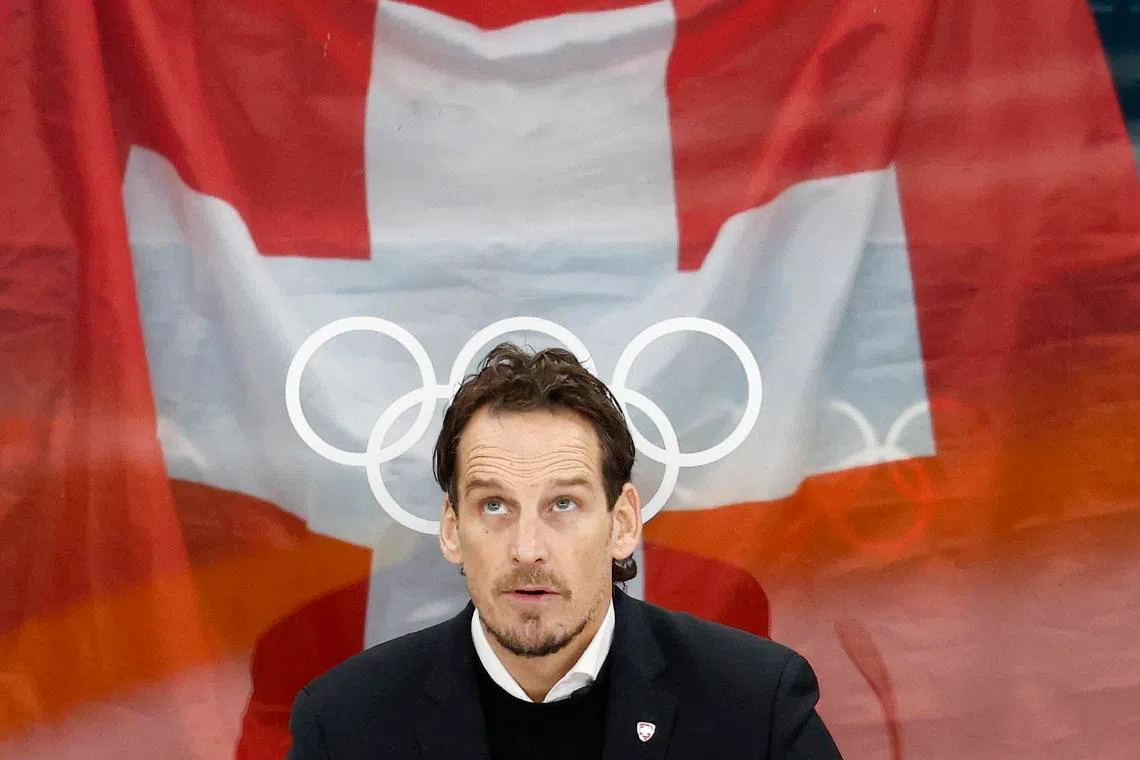 Ice hockey-Swiss sack coach Fischer after fake Covid certificate admission