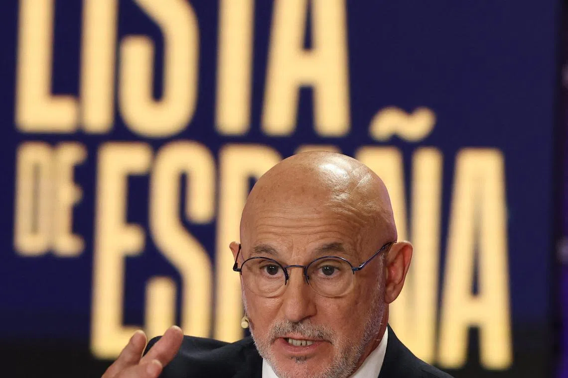 Soccer Football - FIFA World Cup 2026 - Spain coach Luis de la Fuente announces his World Cup squad - Edificio Telefonica, Madrid, Spain - May 25, 2026 Spain coach Luis de la Fuente during the press conference REUTERS/Kacper Pempel