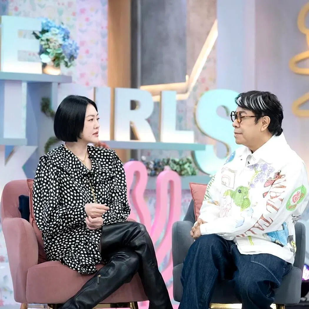 Dee Hsu (left) with Kevin Tsai in the April 20 episode of Dee Girls Talk.