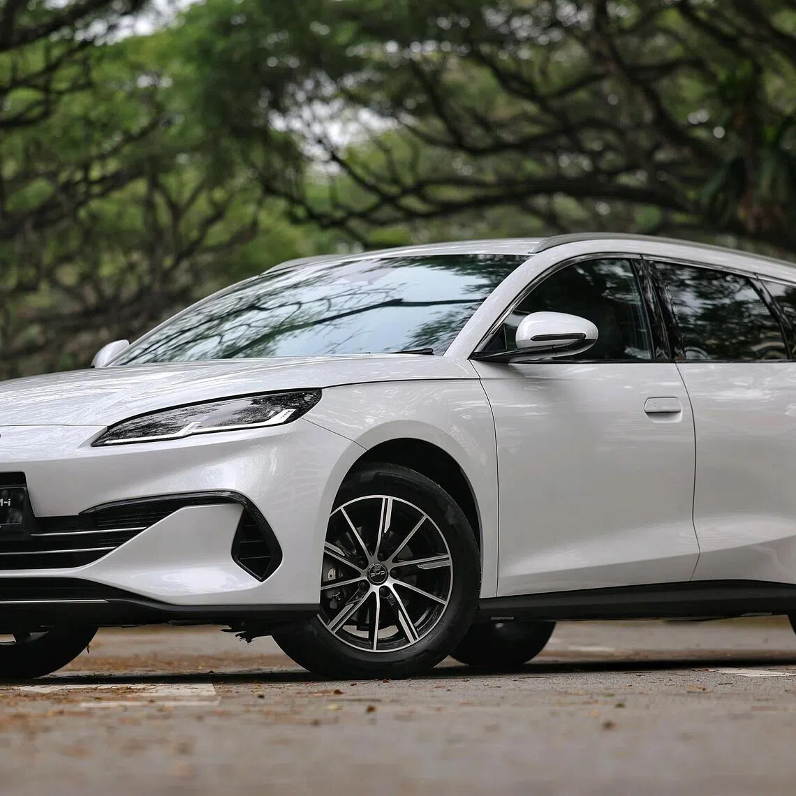 The BYD Seal 6 DM-i Touring looks smarter than the four-door saloon version.