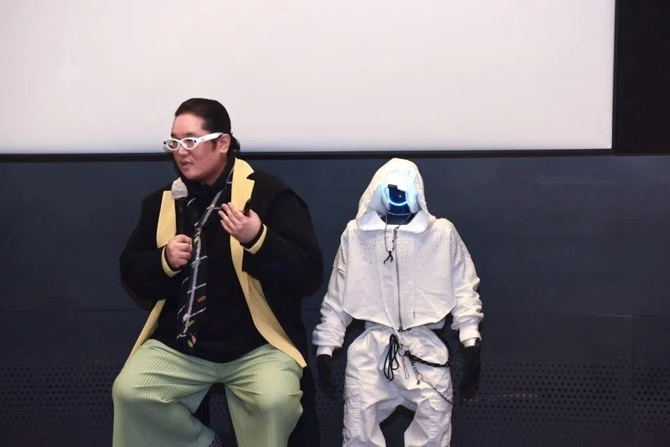 straitstimes.com - AI glasses, robot concerts: G-dragon's agency eyes launch of entertainment tech in K-pop experiment