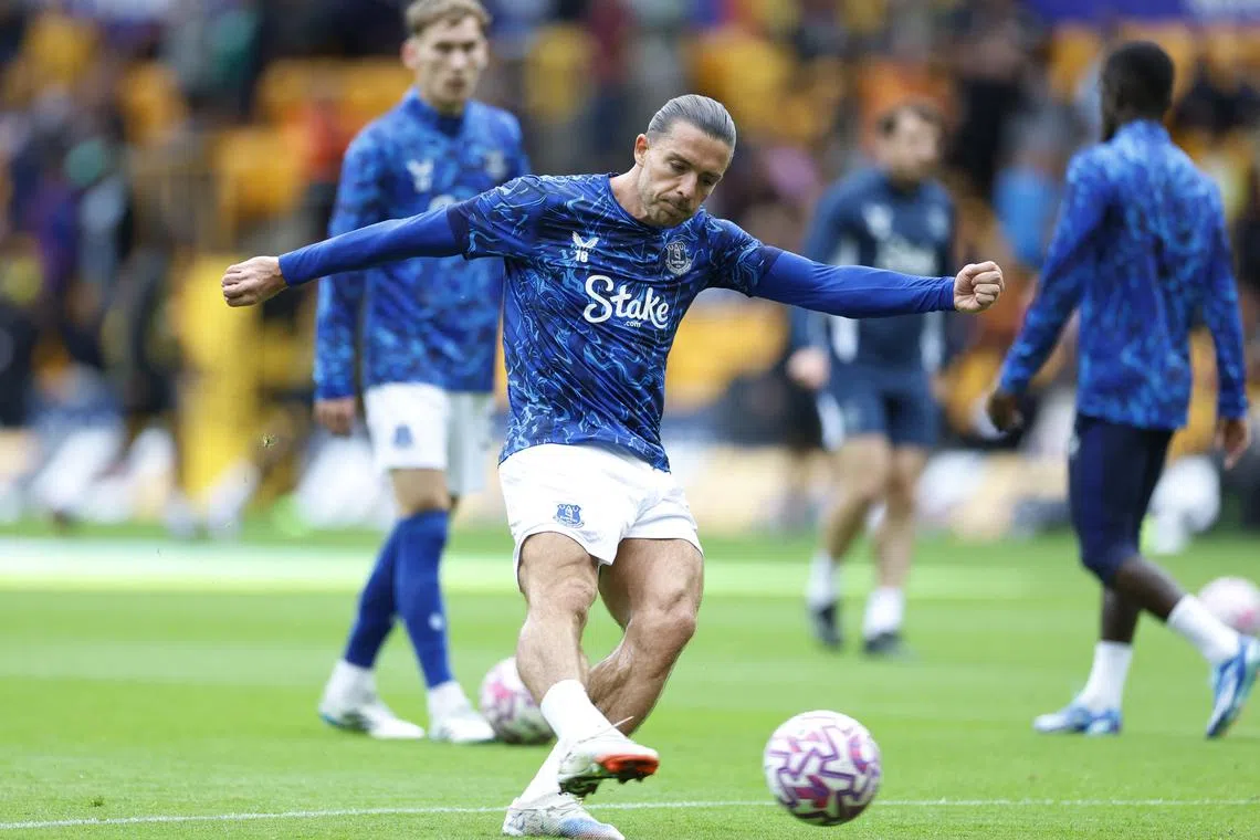 FILE PHOTO: Soccer Football - Premier League - Wolverhampton Wanderers v Everton - Molineux Stadium, Wolverhampton, Britain - August 30, 2025 Everton's Jack Grealish during the warm up before the match Action Images via Reuters/Peter Cziborra/File photo