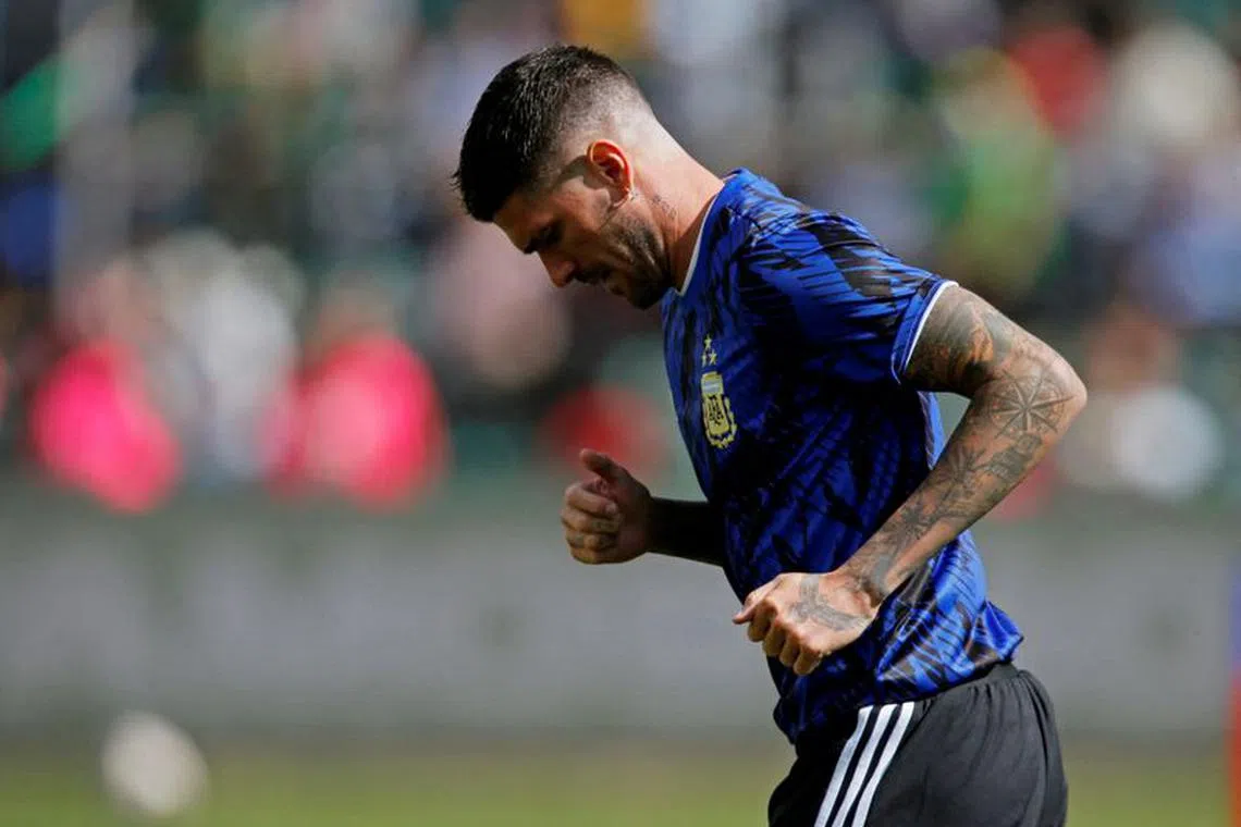 FILE PHOTO: Soccer Football - World Cup - South American Qualifiers - Bolivia v Argentina - Estadio Hernando Siles, La Paz, Bolivia - September 12, 2023 Argentina's Rodrigo De Paul during the warm up before the match REUTERS/Manuel Claure/File Photo