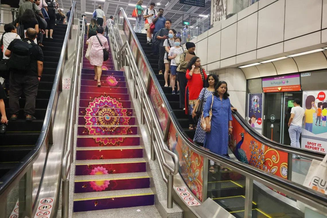 SMRT and SBS Transit will extend selected train and bus services on the eve of Deepavali.