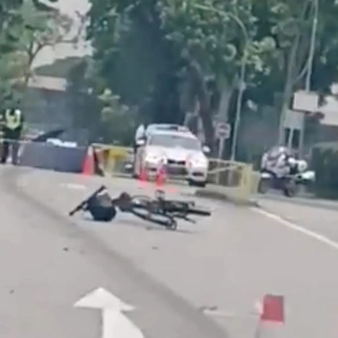 The accident involved a bicycle and a trailer at the junction of Defu Avenue 1 and Defu Lane 7.